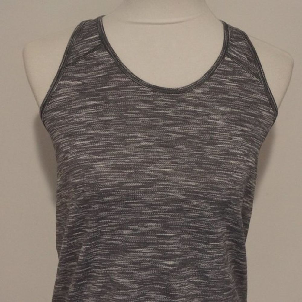 Lululemon‎ Athletica grey tank top. Size 4.
